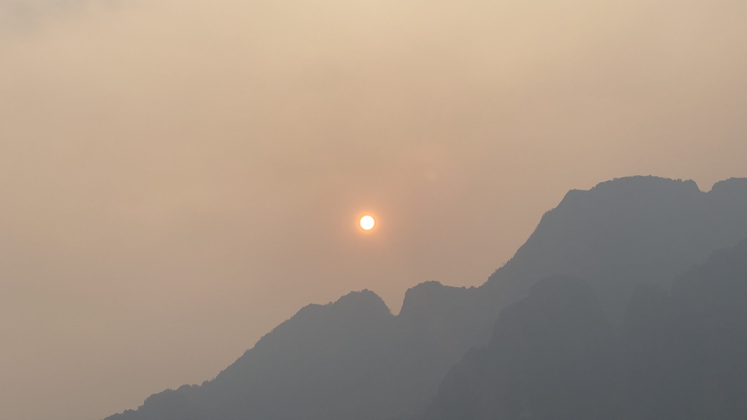 How to Travel to Vang Vieng: Best Routes & Tips 🚍🇱🇦